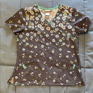 Scrubstar Floral Daisy Print Scrub Top in Brown and Teal
